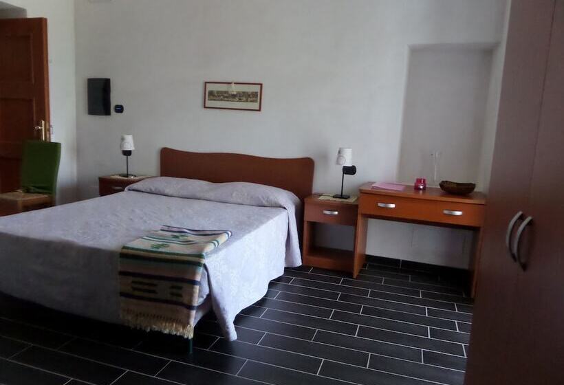 Хостел Palazzo Del Baglivo Cilento Hotel & Spa