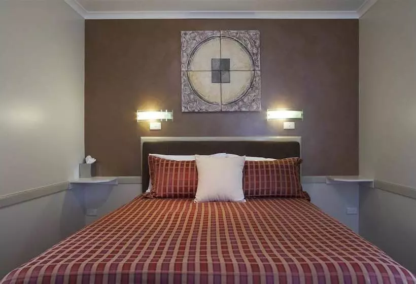 Hotelli Holiday Haven Swan Lake