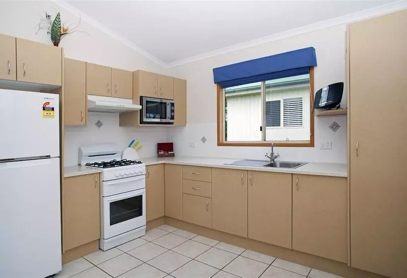 Hotelli Holiday Haven Swan Lake