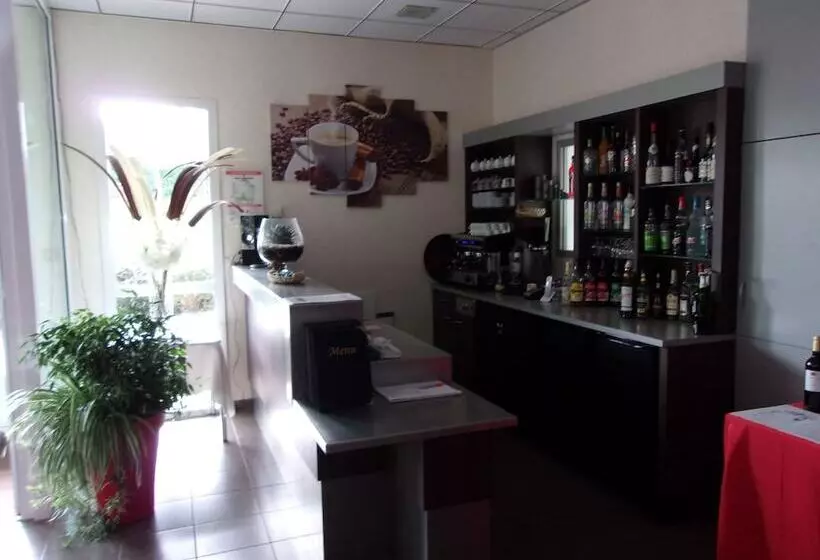 Hotelli L  Escale Halloaise