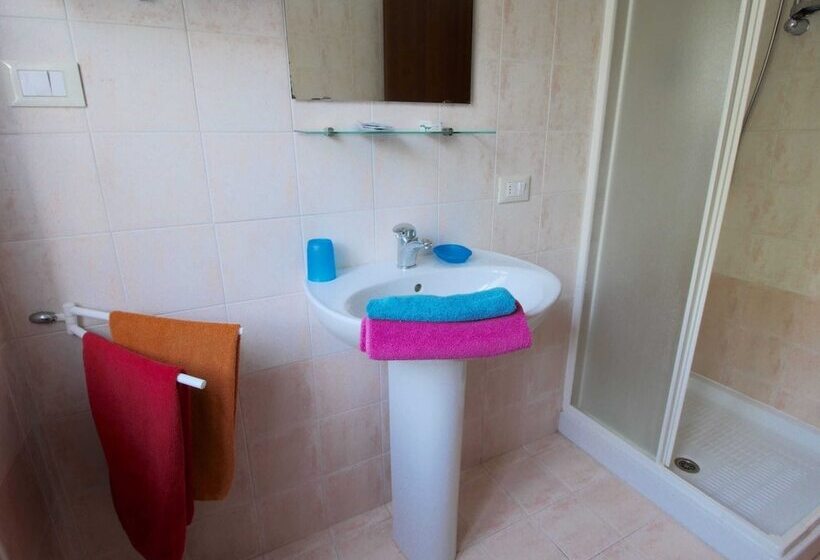 בית מלון כפרי Property With Swimming Pool, Spacious Garden, Private Terrace And Views