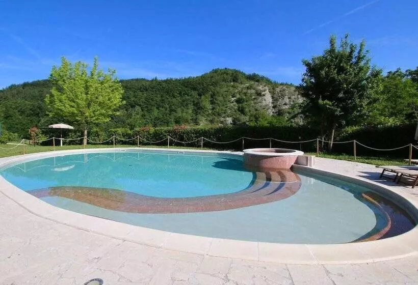 Hotelli Property With Swimming Pool, Spacious Garden, Private Terrace And Views