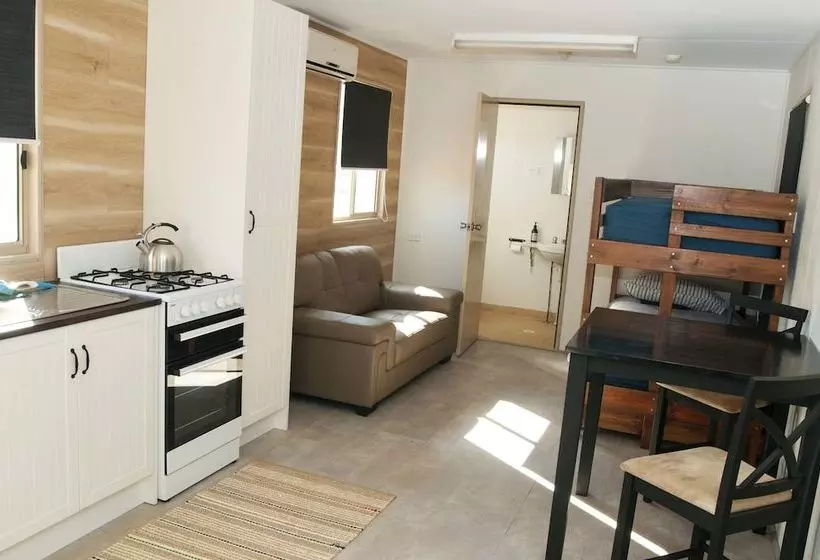 ホテル Wooramel Riverside Retreat  Campground