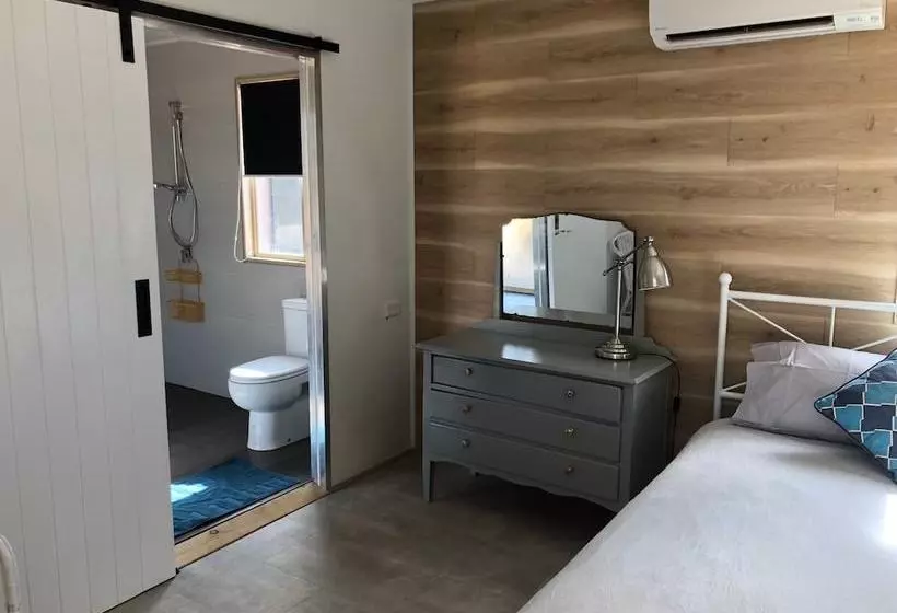 ホテル Wooramel Riverside Retreat  Campground