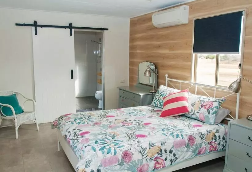 ホテル Wooramel Riverside Retreat  Campground