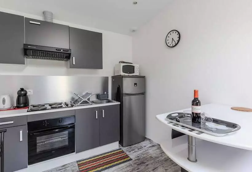 Majatalo Chambres D Hôtes Château Pierre De Montignac