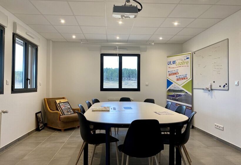 膳宿费 Ecole De Pilotage Ulm Lozere