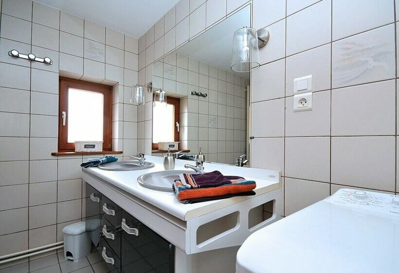 بنسيون Gite Les Charrues