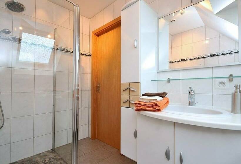 بنسيون Gite Les Charrues