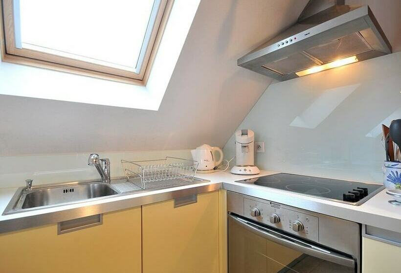 بنسيون Gite Les Charrues