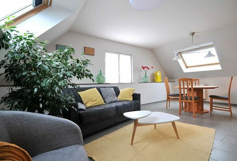 بنسيون Gite Les Charrues