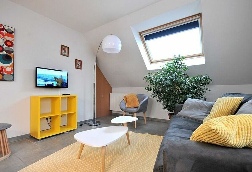 بنسيون Gite Les Charrues