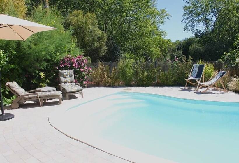 بنسيون Le Clos Du Marais