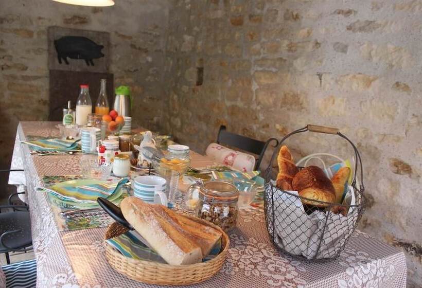 بنسيون Le Clos Du Marais