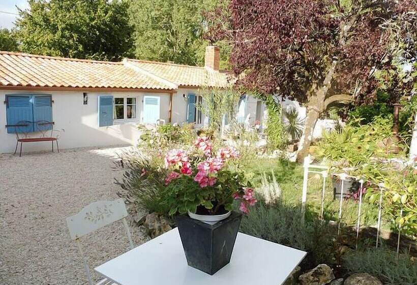 بنسيون Le Clos Du Marais