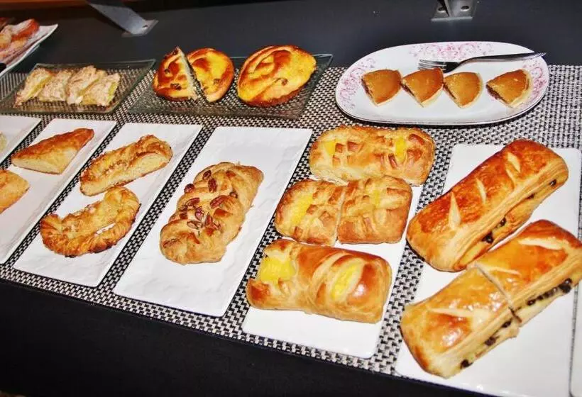 Aamiaismajoitus (B&B) Chateau Pontet D'eyrans & Spa