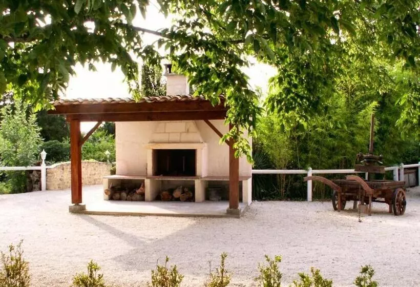 Aamiaismajoitus (B&B) Chateau Pontet D'eyrans & Spa