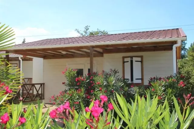 Aamiaismajoitus (B&B) Chateau Pontet D'eyrans & Spa