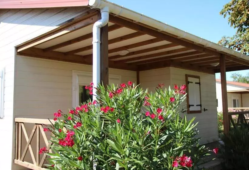 Aamiaismajoitus (B&B) Chateau Pontet D'eyrans & Spa