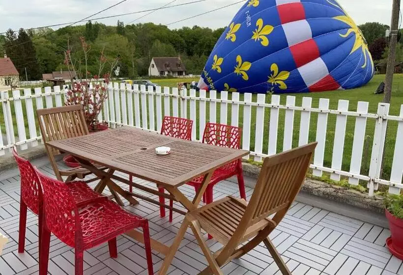 Aamiaismajoitus (B&B) Guest House Près Des Montgolfières