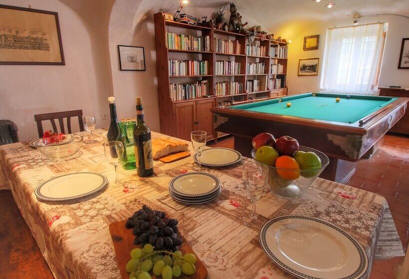 Elegant Cottage In Tuscany With Lake View And Private Garden