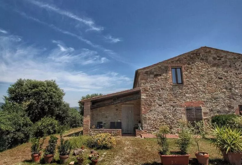 Elegant Cottage In Tuscany With Lake View And Private Garden