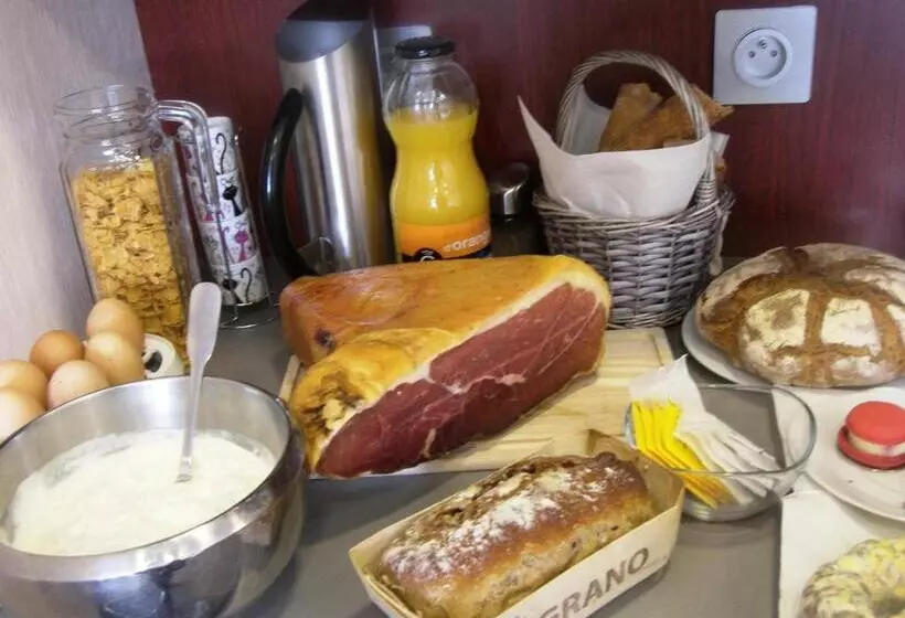 Hotelli Hostellerie Del Matin Calme