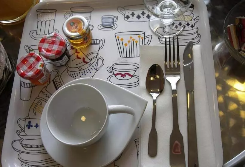 Hotelli Hostellerie Del Matin Calme