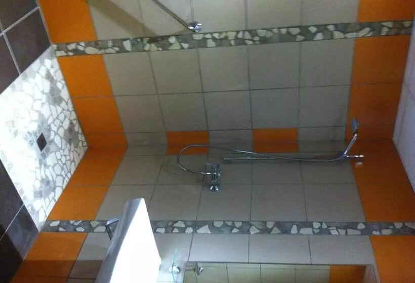 Hotelli Hostellerie Del Matin Calme