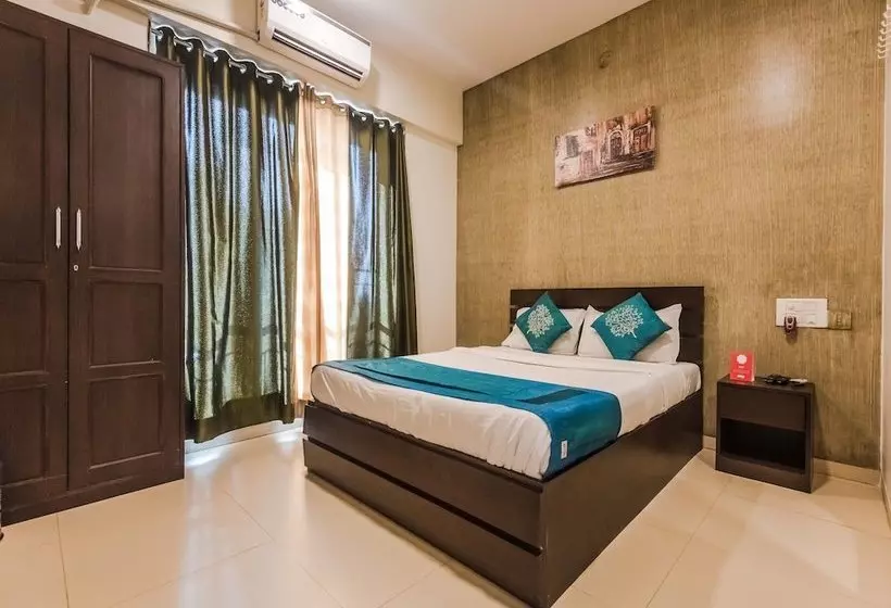 ホテル Oyo 4082 Apartment Vashi