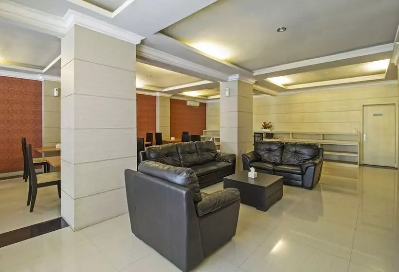 ホテル Reddoorz @ Kebayoran Lama