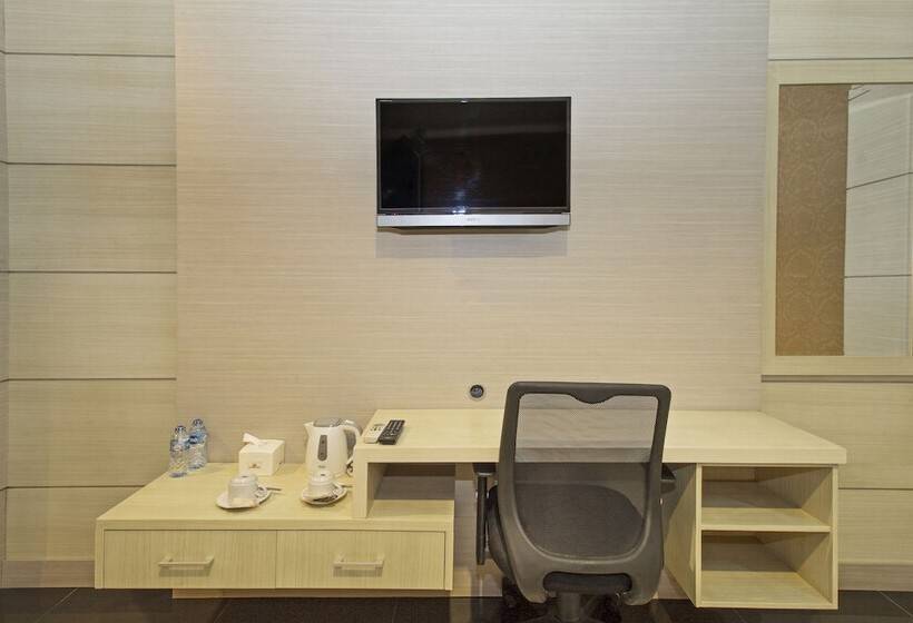 ホテル Reddoorz @ Kebayoran Lama