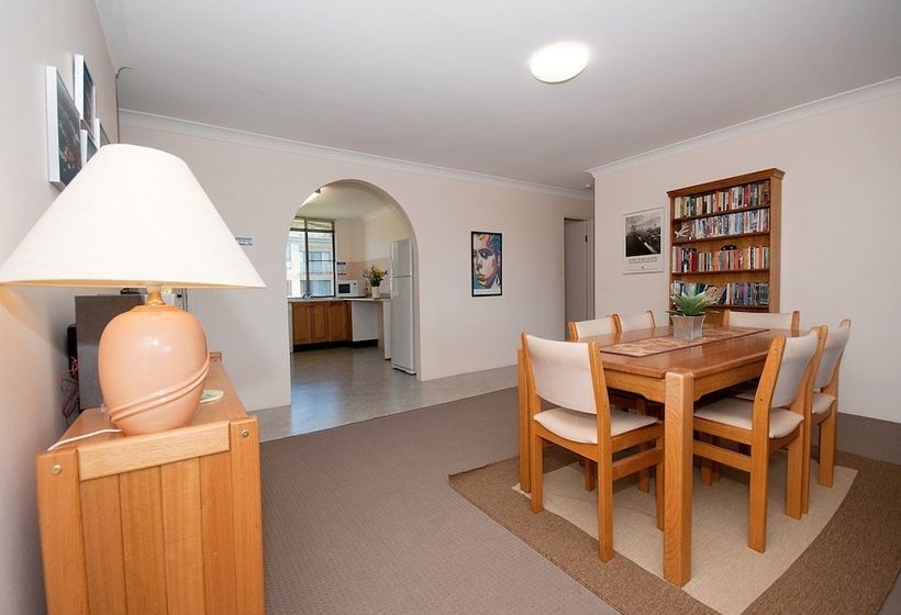 Отель The Dunes, Unit 17/38 Marine Drive