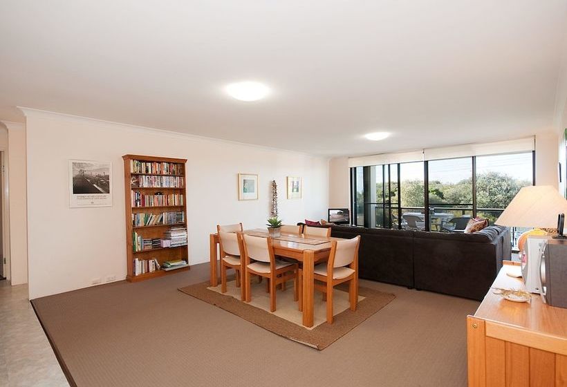 Отель The Dunes, Unit 17/38 Marine Drive