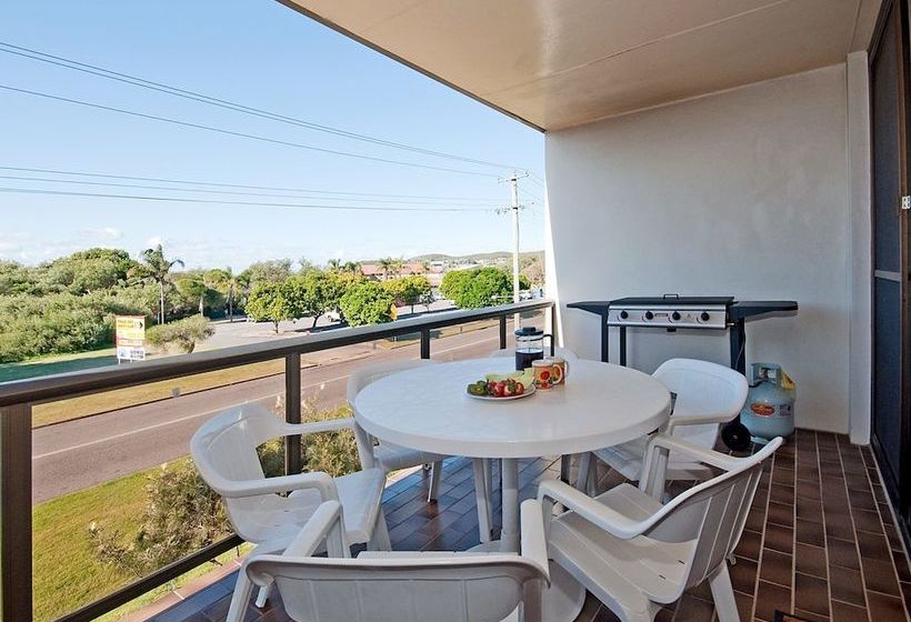 Отель The Dunes, Unit 17/38 Marine Drive