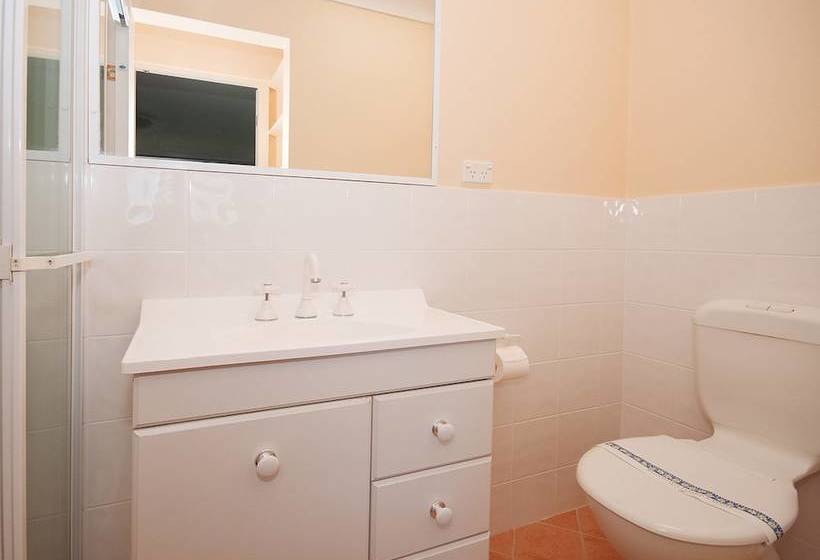 Отель The Dunes, Unit 17/38 Marine Drive