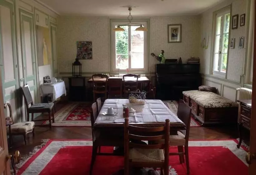 ペンション La Tourelle