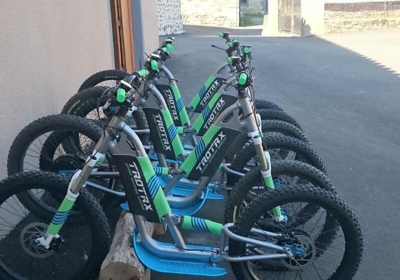 膳宿费 L'astrassadou