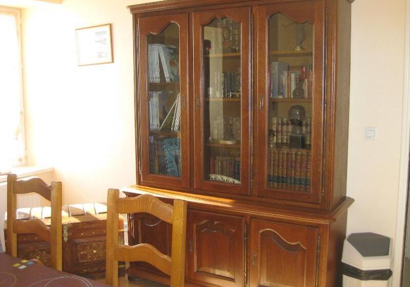 膳宿费 L'astrassadou