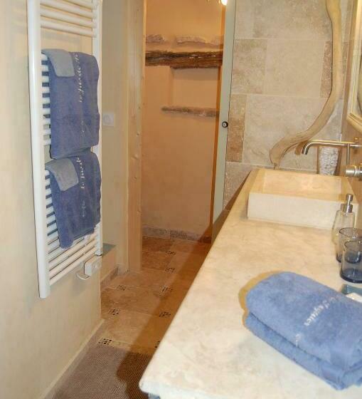 بنسيون Le Jas De Péguier