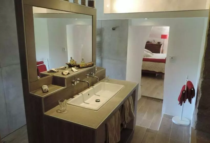 ペンション Le Jas De Péguier