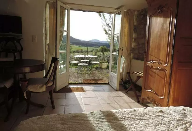 ペンション Le Jas De Péguier