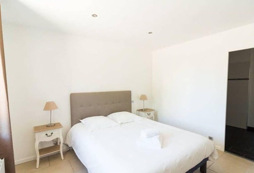 פנסיון Le Manoir De Hauterive