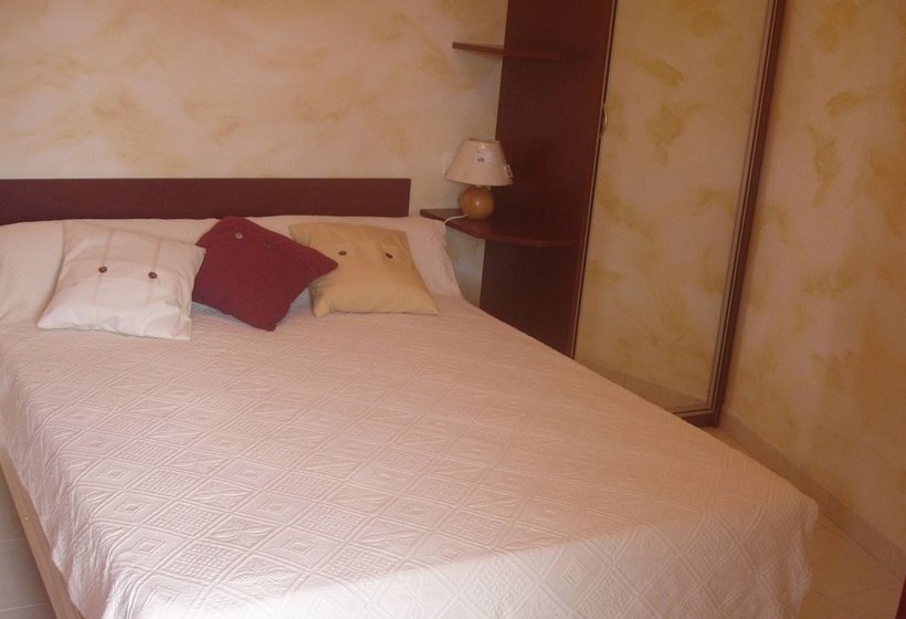 Cozy Cottage In Normandy France With Private Garden