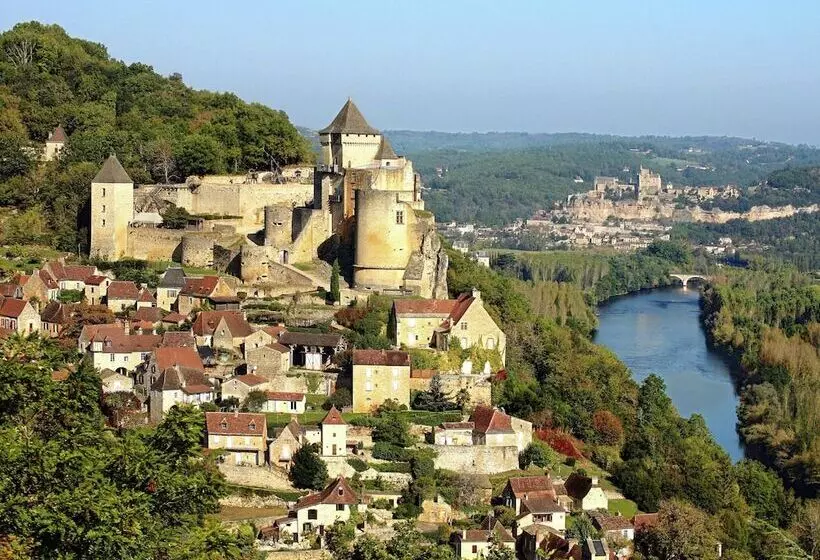 Heritage Gite In Aquitaine With Shared Pool