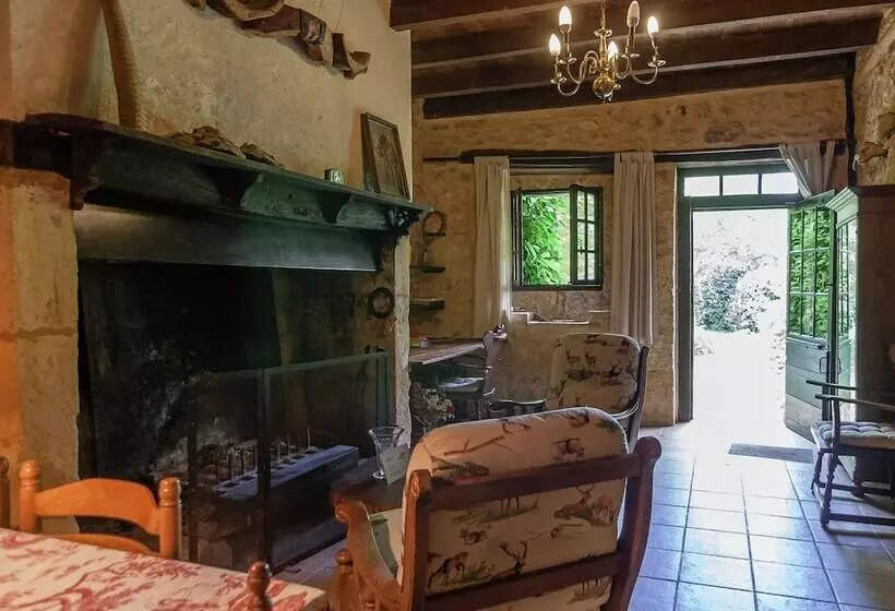 Heritage Gite In Aquitaine With Shared Pool