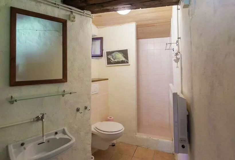 Heritage Gite In Aquitaine With Shared Pool