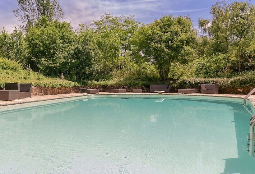 Heritage Gite In Aquitaine With Shared Pool
