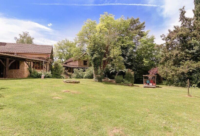 Heritage Gite In Aquitaine With Shared Pool