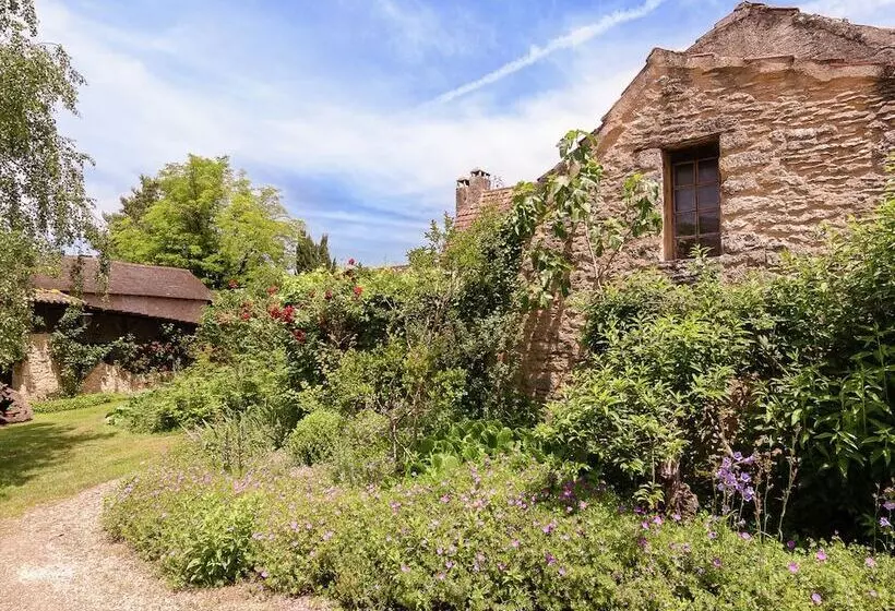 Heritage Gite In Aquitaine With Shared Pool